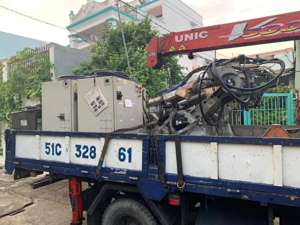 Hệ thống robot hàn công nghiệp và tủ điều khiển